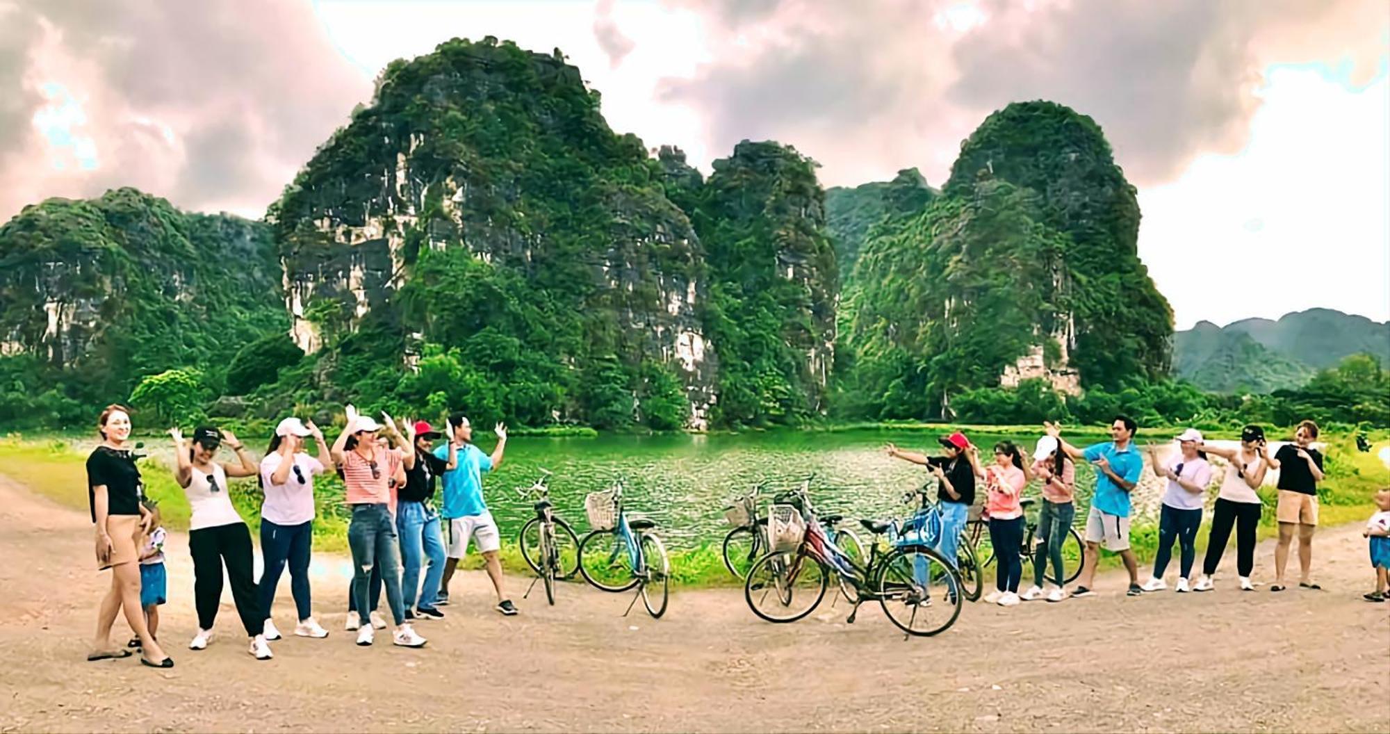 Quoc Khanh Bamboo Homestay นิญบิ่ญ ภายนอก รูปภาพ