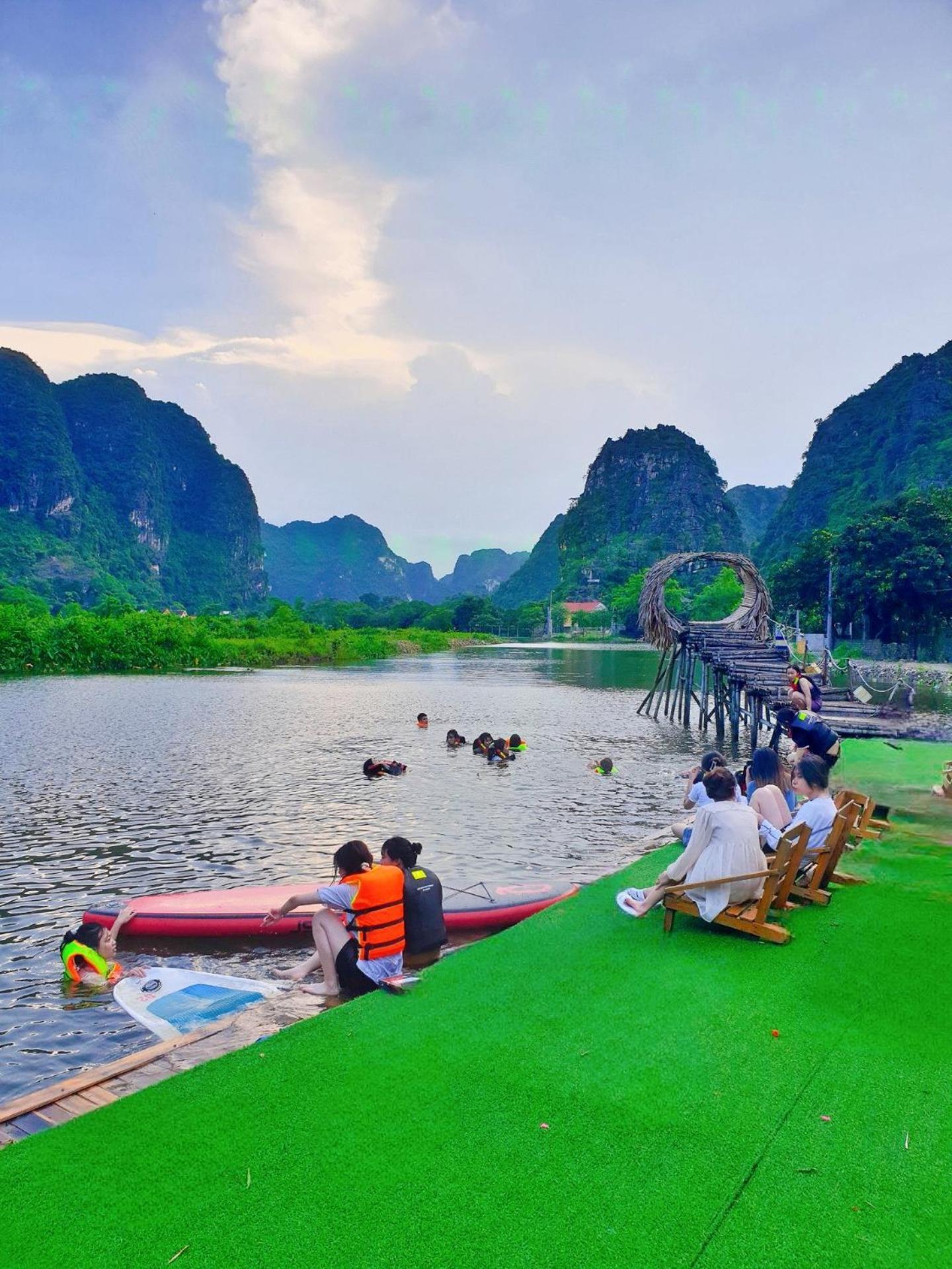 Quoc Khanh Bamboo Homestay นิญบิ่ญ ภายนอก รูปภาพ