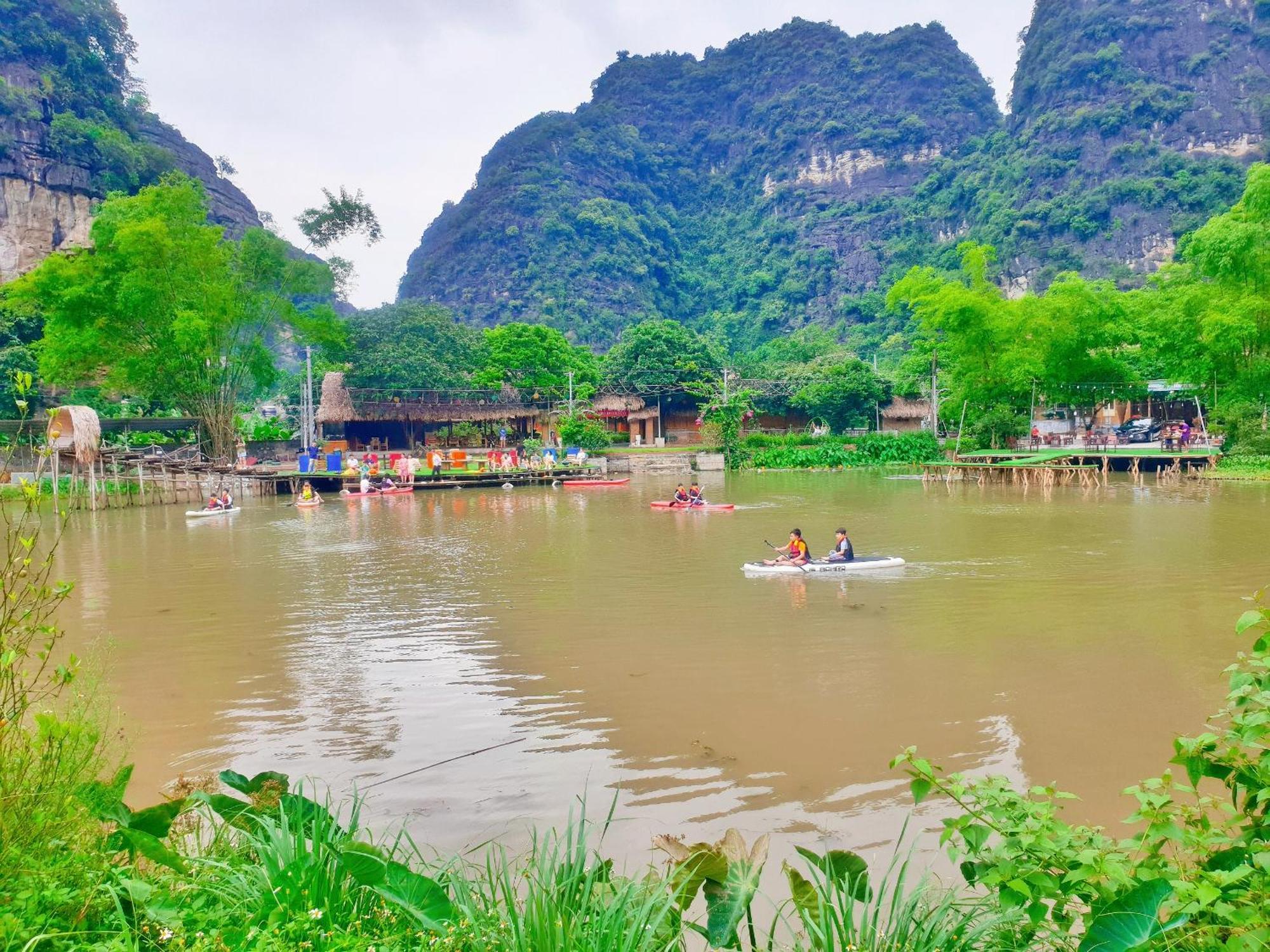 Quoc Khanh Bamboo Homestay นิญบิ่ญ ภายนอก รูปภาพ