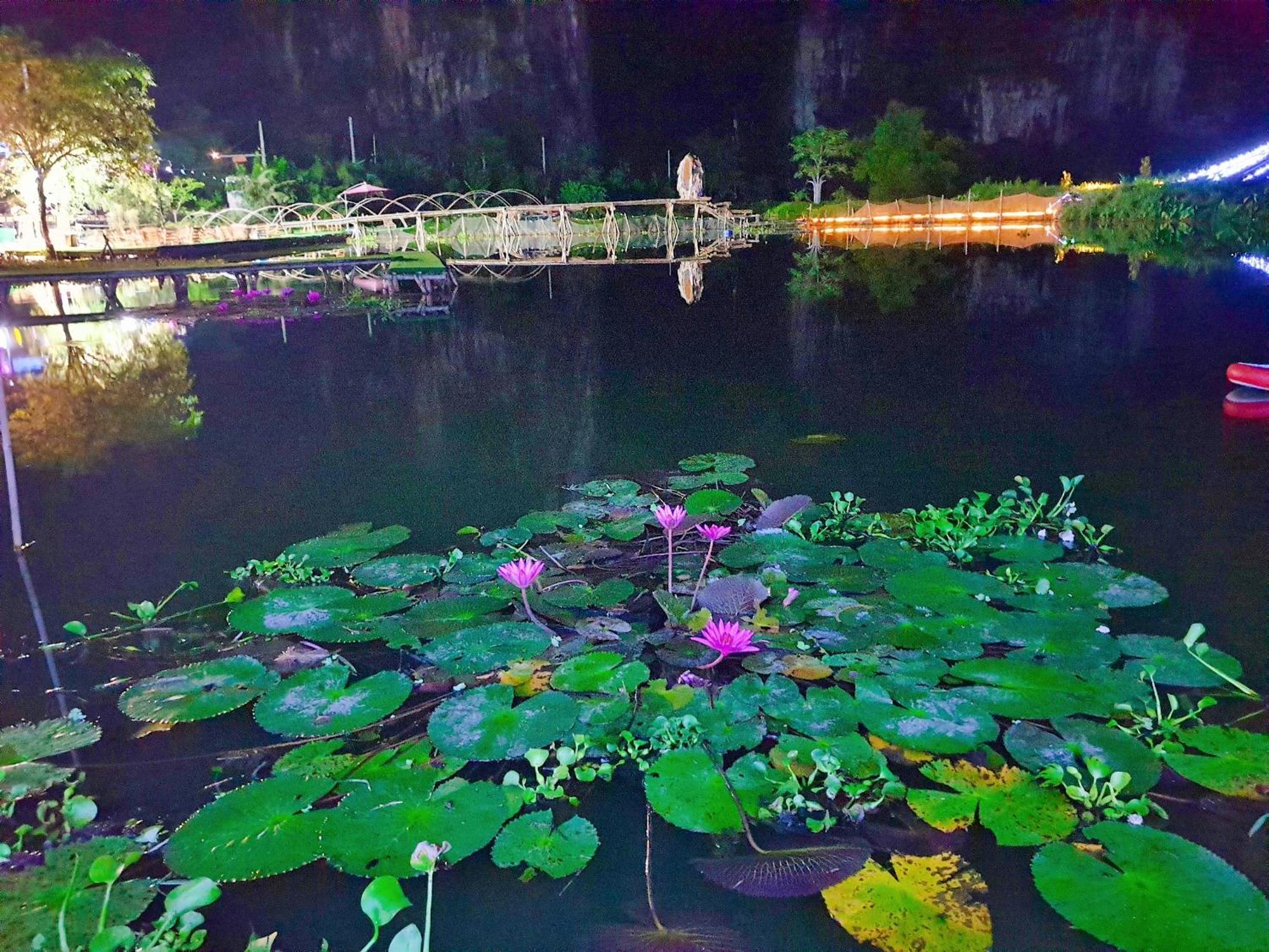 Quoc Khanh Bamboo Homestay นิญบิ่ญ ภายนอก รูปภาพ