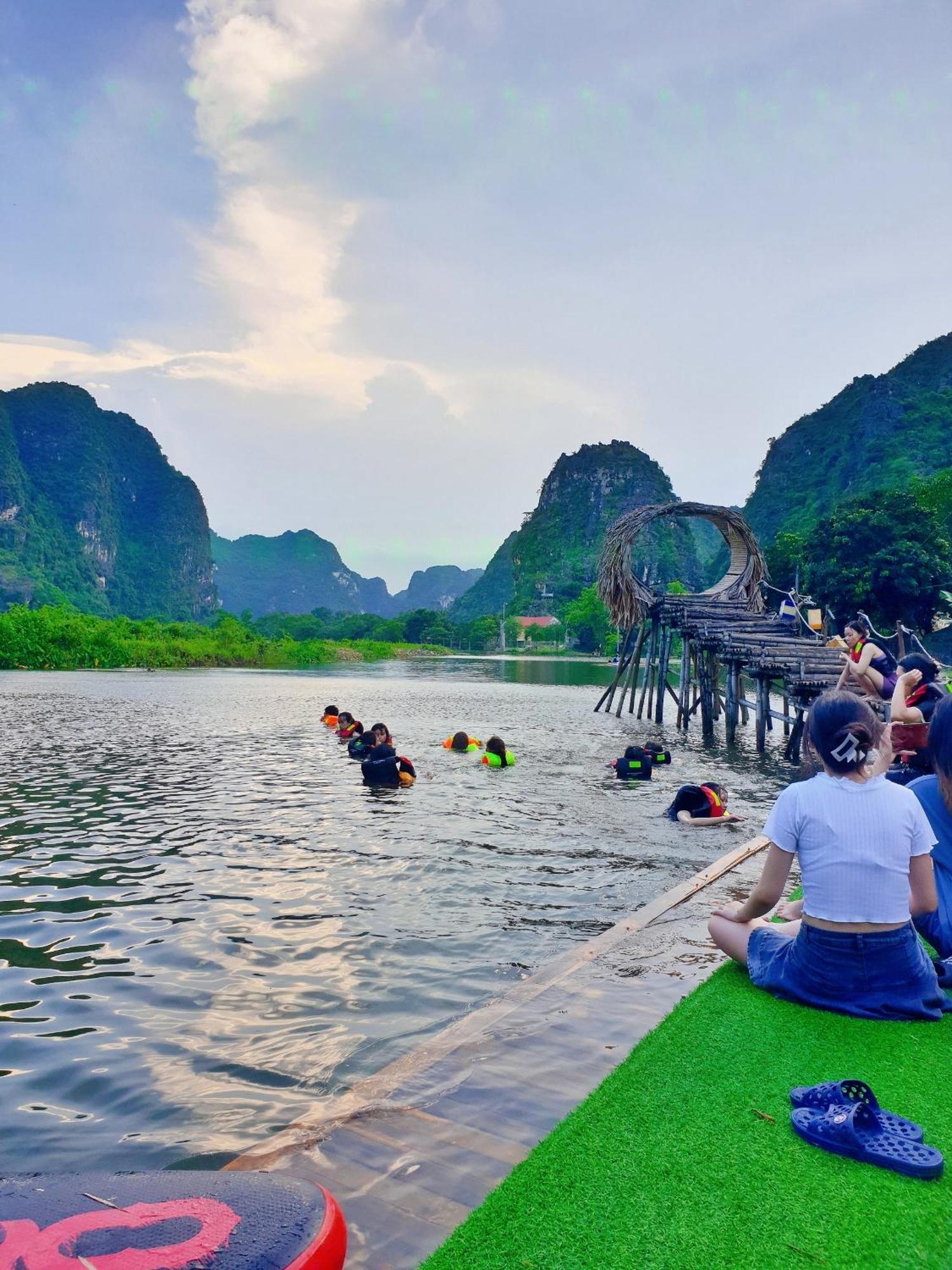 Quoc Khanh Bamboo Homestay นิญบิ่ญ ภายนอก รูปภาพ